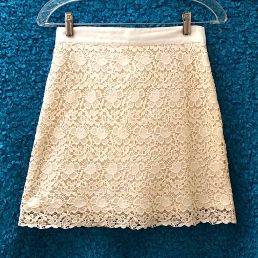 LOFT lace skirt cream color size 0P